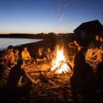 musica-intorno-al-fuoco